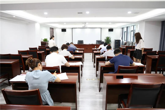 市城投集團測試點準(zhǔn)點開考秩序井然