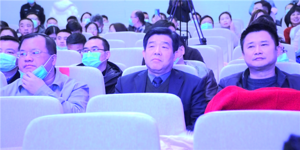 昌南新區(qū)、城投集團(tuán)舉行慶祝2021年元旦文藝匯演