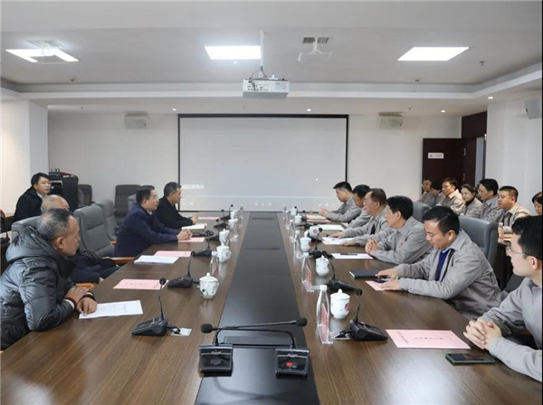 市委常委、常務副市長鄧永翔現場調研城投集團產業(yè)項目